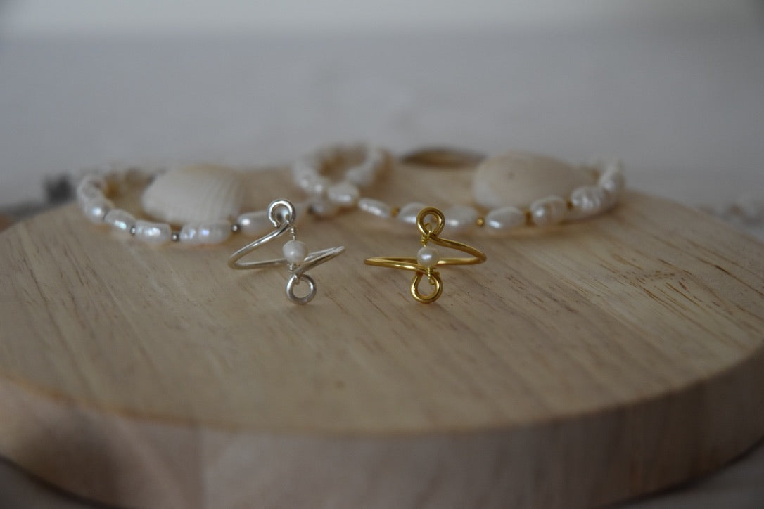 Pearl Loop: Beaded Ring