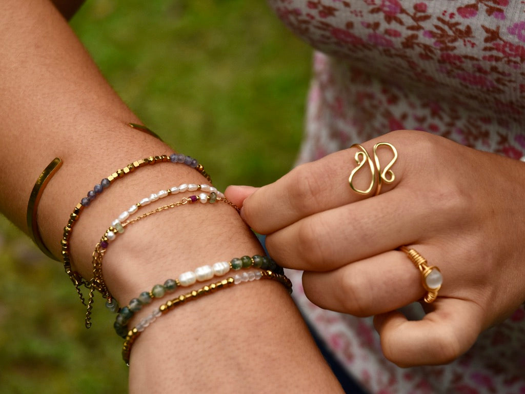 Color Link: Beaded Bracelet