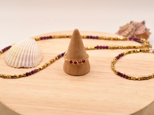 Berry Four Speckled Glow: Wire Ring