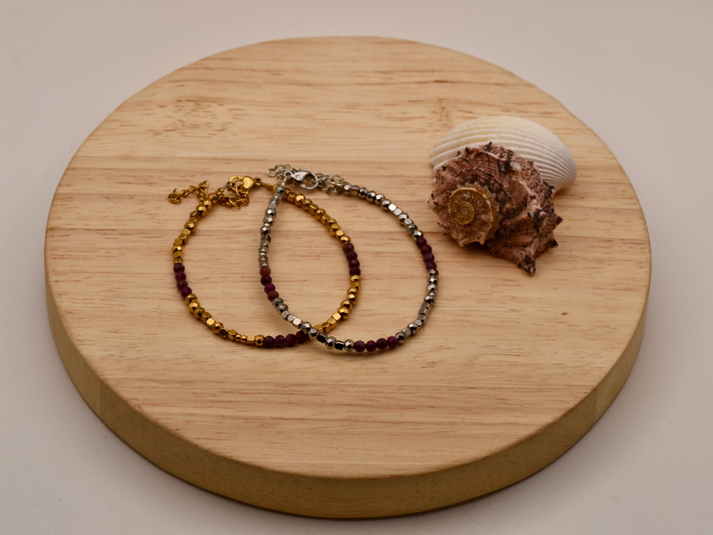 Berry Speckled Glow: Beaded Bracelet