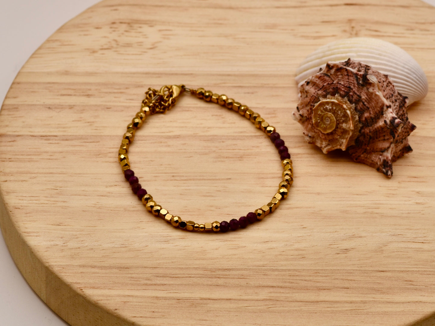 Berry Speckled Glow: Beaded Bracelet