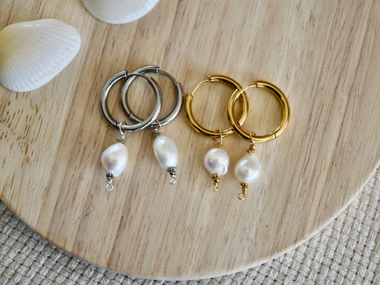 Floating Pearl: Hooped earrings