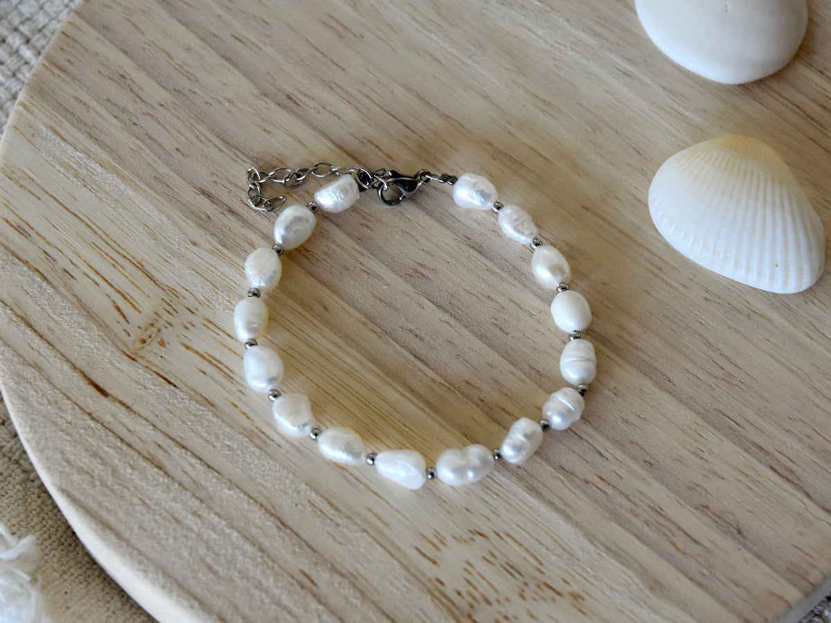 The Classic Pearl: Beaded Bracelet