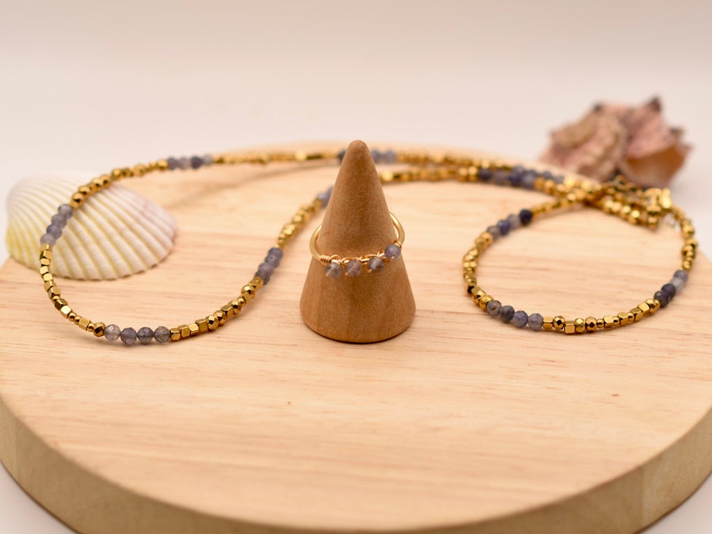 Lavender Four Speckled Glow: Wire Ring