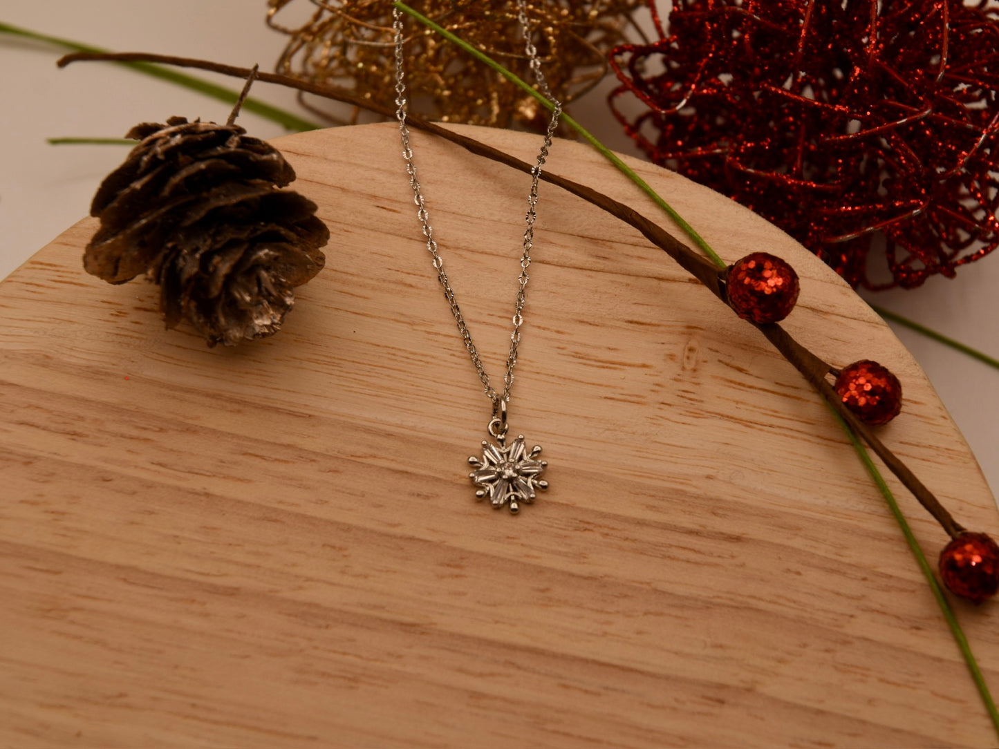 Winter Snowflake: Pendant Necklace