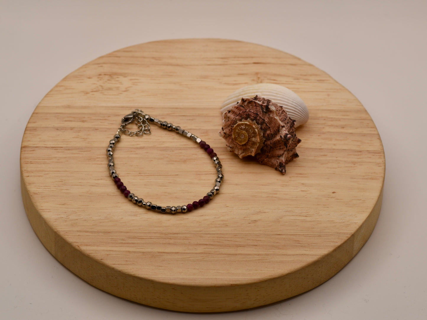 Berry Speckled Glow: Beaded Bracelet