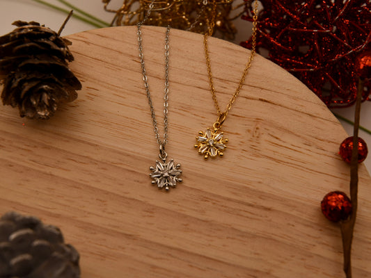 Winter Snowflake: Pendant Necklace