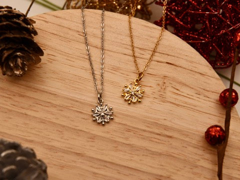 Winter Snowflake: Pendant Necklace