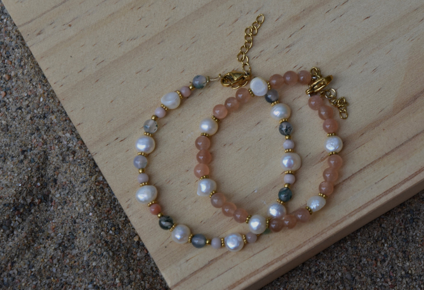 Sandy Dunes: Beaded Bracelet