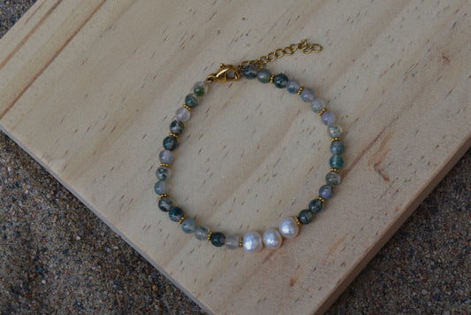 Lagoon Reflections: Beaded Bracelet