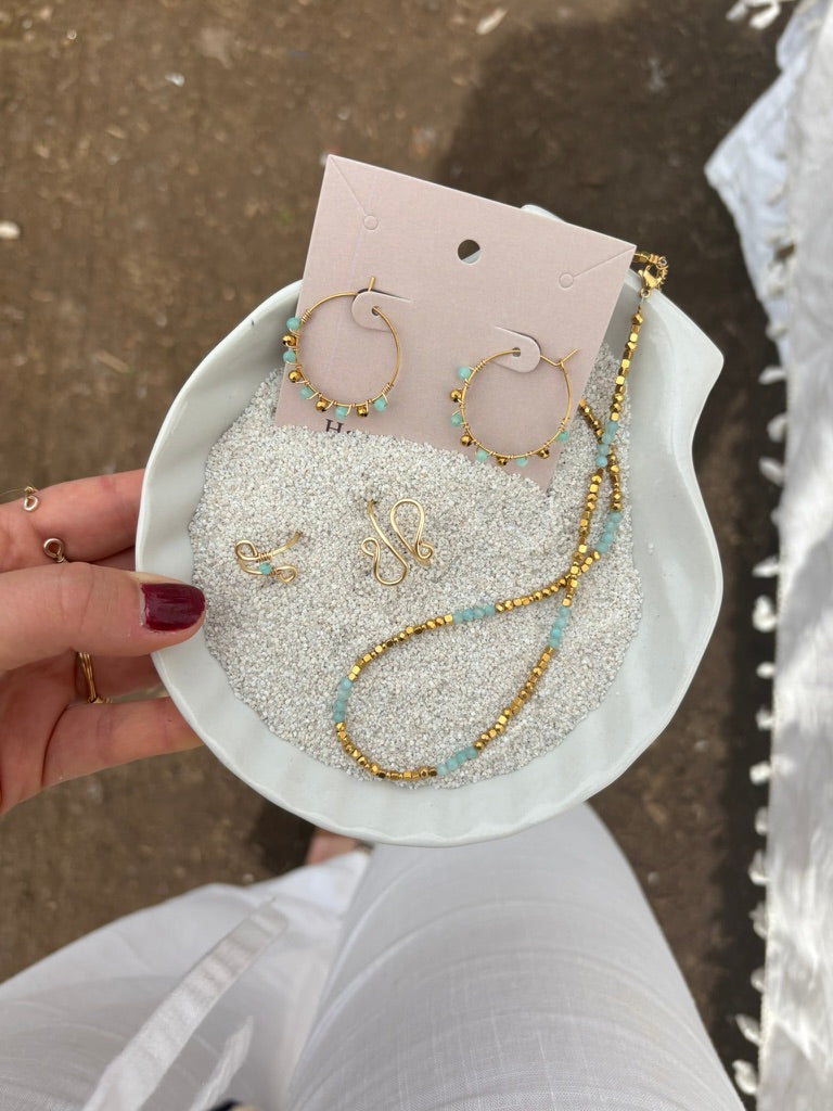 Turquoise Speckled Glow: Beaded Necklace