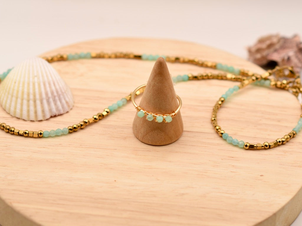 Turquoise Four Speckled: Wire Ring