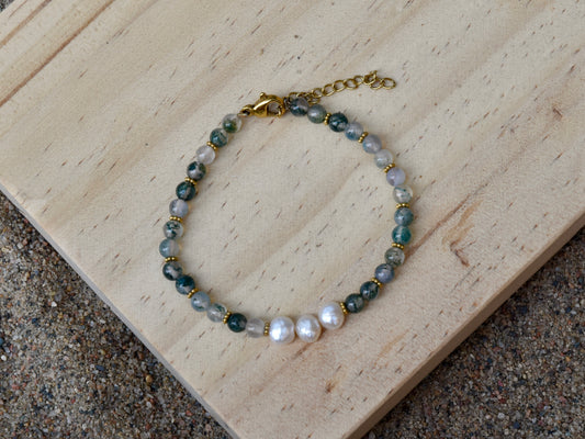 Lagoon Reflections: Beaded Bracelet